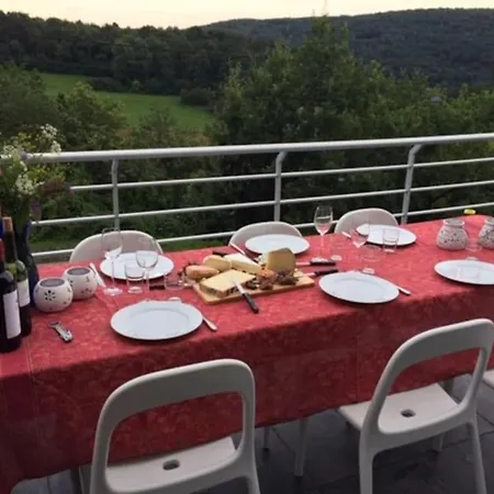 Vakantiehuis Derive: Kindvriendelijke Gite Met All In Comfort Treignes